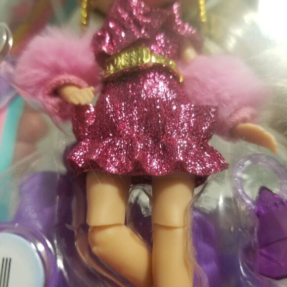 2 Mattel - Barbie Extra Mini Doll with Gold Crown [New Toy] - Picture 4 of 14